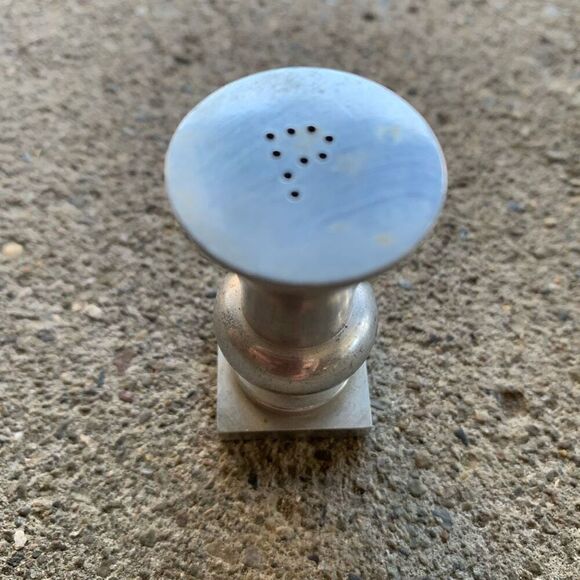 Small Metal Pepper Shaker - Picture 1 of 5